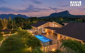 The Tavern At Canary Farms By Stayvista - 4Bhk Villa With Infinity Pool